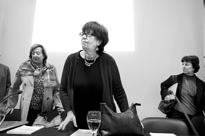 María Julia Muñoz, Marina Arismendi y Marisa Lindner durante el lanzamiento de una estrategia de prevención del embarazo no intencional en adolescentes, ayer, en la Torre Ejecutiva. Foto: Santiago Mazzarovich