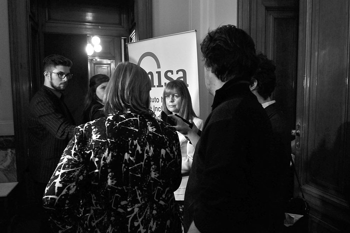 Graciela Fulco en rueda de prensa, ayer, en la sala Luis Batlle Berres del Palacio Legislativo. Foto: Federico Gutiérrez