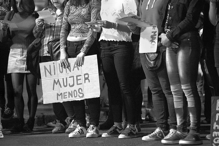 Marcha contra los femicidios, en la plaza Libertad. Foto: Andrés Cuenca (archivo, mayo de 2017)
