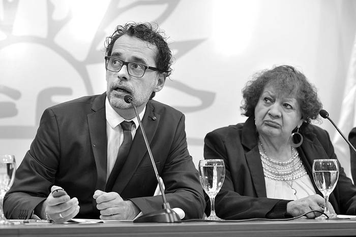 Federico Graña y Gloria Álvez, ayer, en la Torre Ejecutiva. Foto: Federico Gutiérrez