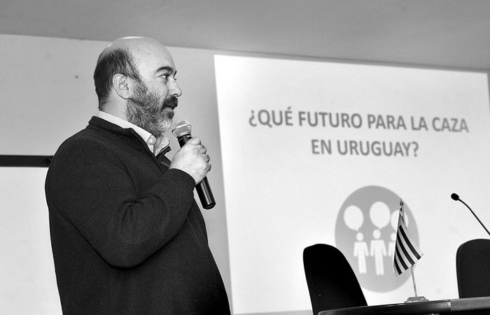 Alejandro Nario durante un taller entre cazadores y conservacionistas, el miércoles, en el Impo. Foto: 
Federico Gutiérrez