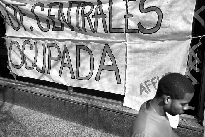 Ocupación de las oficinas centrales de la Universidad de la República. Foto: Pablo Vignali