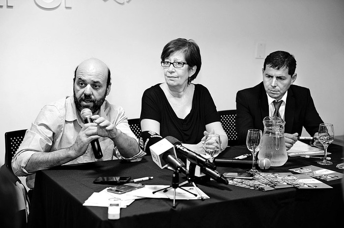 Julio Bango, Marina Arismendi y Eduardo Pereyra, ayer, durante la firma de un convenio entre el Sistema de Nacional Integrado de Cuidados y el Inefop. Foto: Vicente-Manuel-Tort, Presidencia