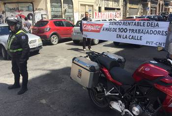 Trabajadores de Colgate, en la Dirección Nacional de Trabajo. Trabajadores de Colgate, en la Dirección Nacional de Trabajo.