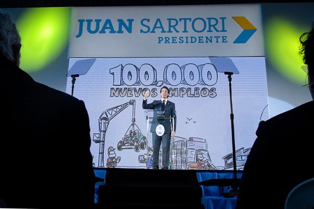Juan Sartori, durante un acto, ayer, en el club Verdirrojo del Cerro. · Foto: Javier Calvelo, adhocFOTOS Juan Sartori, durante un acto, ayer, en el club Verdirrojo del Cerro. · Foto: Javier Calvelo, adhocFOTOS