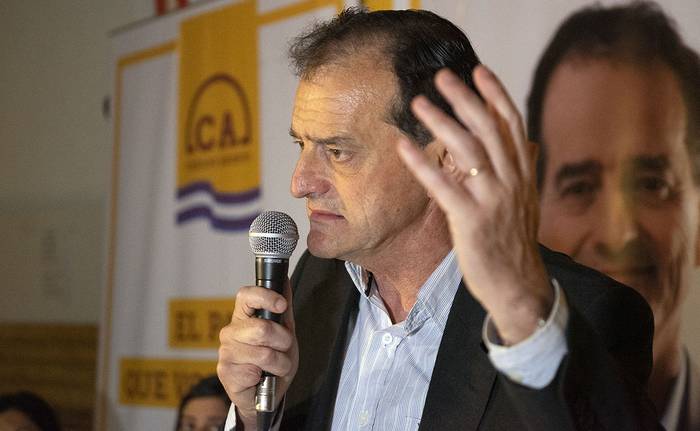 Guido Manini Ríos, durante un acto de Cabildo Abierto, para presentar los candidatos a diputados. · Foto: Mariana Greif