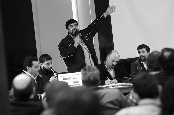 Intervención de Óscar Andrade, ayer, en la Mesa Representativa de la central sindical. · Foto: Nicolás Celaya