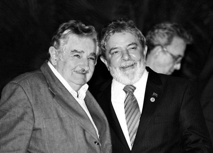 José Mujica y Luiz Inácio Lula Da Silva en la residencia de Suárez y Reyes. Foto: Javier Calvelo (archivo, mayo de 2010)
