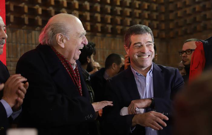 Julio María Sanguinetti y Ernesto Talvi, en la sala de Convenciones, en la sede del Partido Colorado.  · Foto: Pablo Nogueira