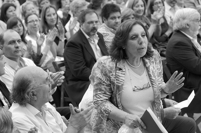 El intendente de Canelones, Marcos Carámbula, y la intendenta de Montevideo, Ana Olivera, ayer, en la inauguración
del corredor Garzón. · Foto: Nicolás Celaya