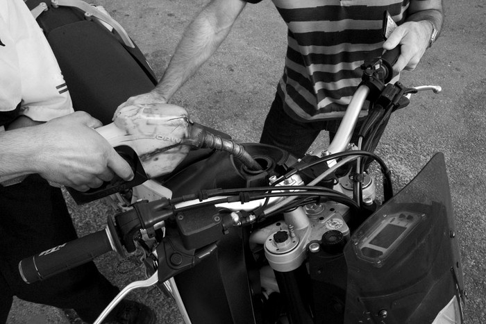 Estación de servicio en Maldonado y Ciudadela. Foto: Mauricio Kühne