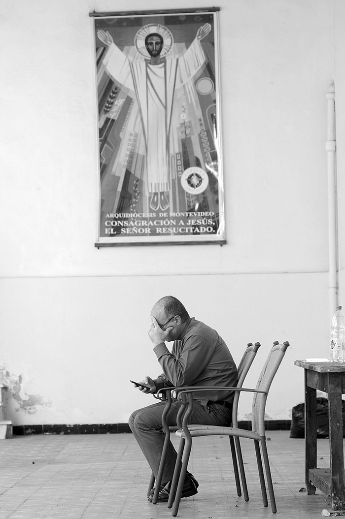 Daniel Sturla, arzobispo de Montevideo y cardenal de la Iglesia católica,
ayer, en la sede de la Curia. Foto: Sandro Pereyra