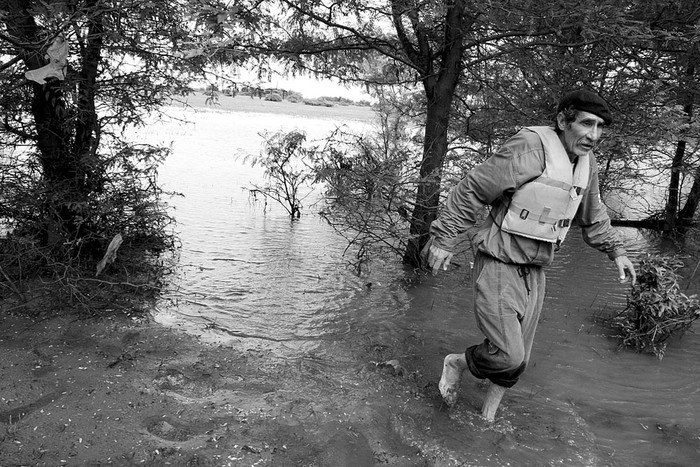 Inundación en San Javier, en el departamento de Río Negro. Foto: Victoria Rodríguez (archivo, febrero de 2010)