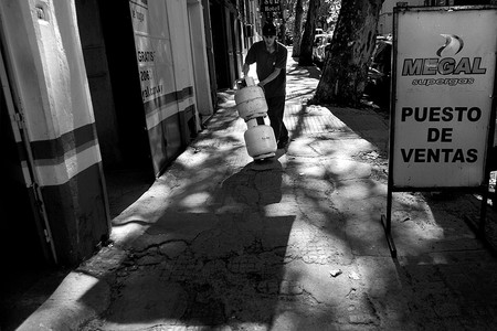 Puesto de venta de supergás. Foto: Sandro Pereyra (archivo, abril de 2014) Puesto de venta de supergás. Foto: Sandro Pereyra (archivo, abril de 2014)