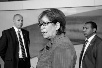 Marina Arismendi, ministra de Desarrollo Social, asiste al acto de constitución de la Comisión Asesora Intergubernamental del Sistema de Responsabilidad Penal Adolescente, ayer, en la Torre Ejecutiva. • Foto: Sandro Pereyra Marina Arismendi, ministra de Desarrollo Social, asiste al acto de constitución de la Comisión Asesora Intergubernamental del Sistema de Responsabilidad Penal Adolescente, ayer, en la Torre Ejecutiva. • Foto: Sandro Pereyra