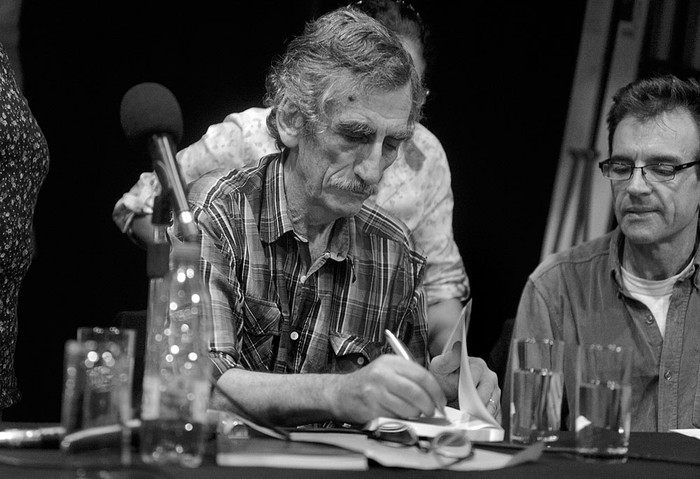 Jorge Zabalza en la presentación de su libro La experiencia tupamara: pensando en futuras insurgencias, el martes en la sede de la Asociación de Empleados Bancarios del Uruguay. Foto: Manfred Kühne
