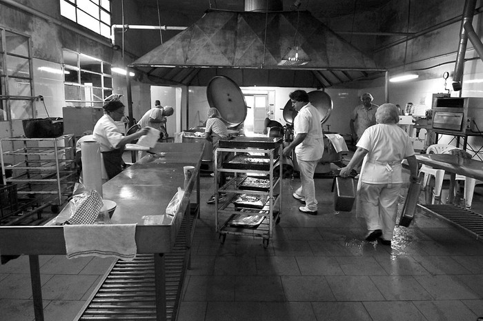 Cocina del Hospital Piñeyro del Campo, ayer. Foto: Federico Gutiérrez