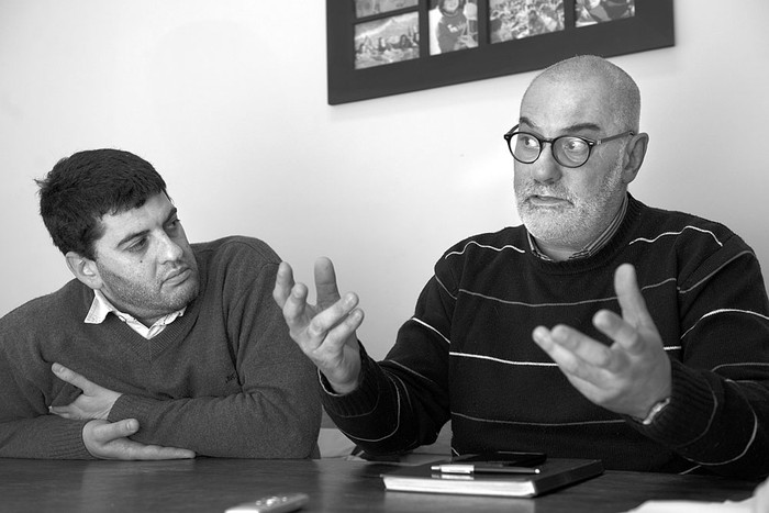 Emilio Bonetti y Enrique Cal, ayer, en Gurises Unidos. Foto: Andrés Cuenca