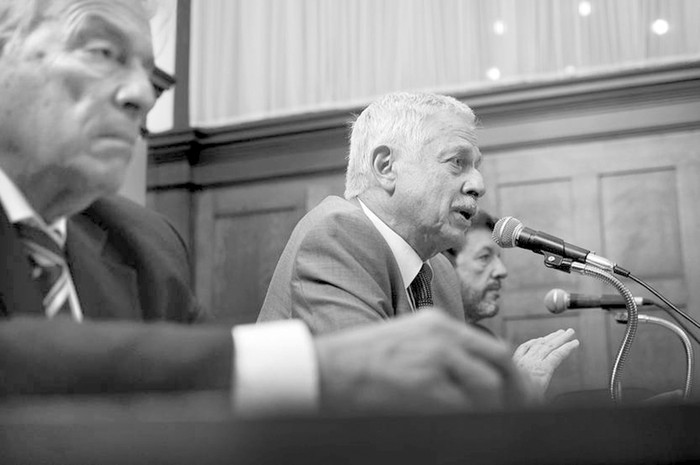 Jorge Quian, Jorge Basso y Arturo Echevarría, ayer, en el Ministerio de Salud Pública. Foto: Juan Manuel Ramos