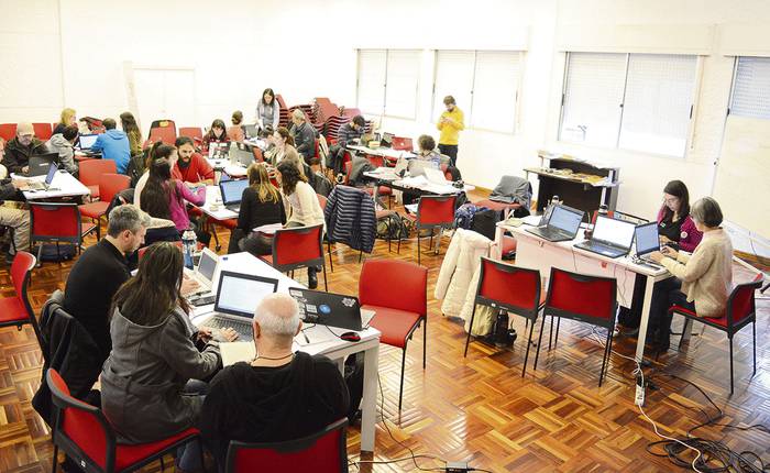 Primera edición de Wiki Derechos Humanos de Uruguay, el sábado, en la sede de la Institución Nacional de Derechos Humanos y Defensoría del Pueblo. · Foto: Iván Franco