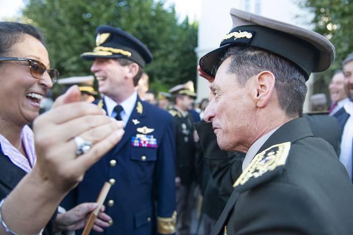 José González, ayer, luego de la asunción del mando como nuevo comandante del Ejército. · Foto: Santiago Mazzarovich