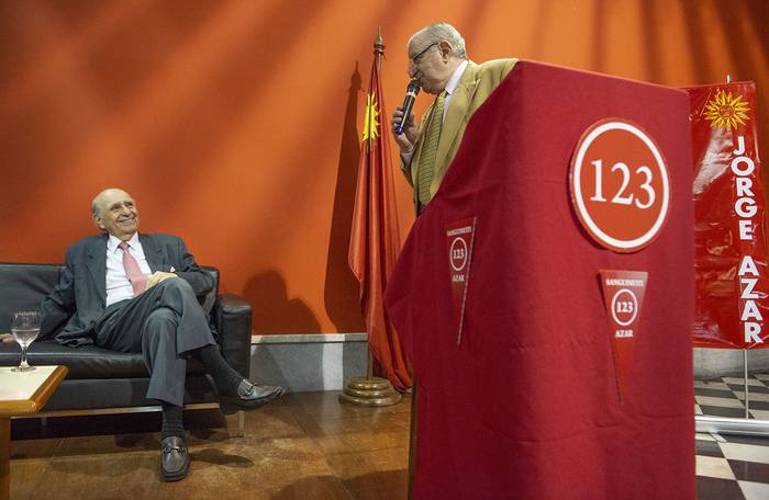 Julio María Sanguinetti y Jorge Azar, durante el lanzamiento de la lista 123, en abril de 2019, en la Casa del Partido Colorado.  · Foto: Santiago Mazzarovich