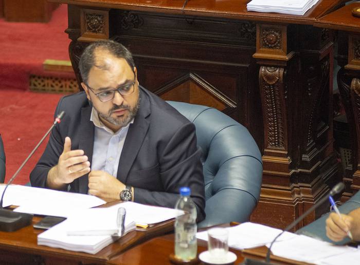 Charles Carrera, en el Senado (archivo, diciembre de 2018).
 · Foto: Andrés Cuenca