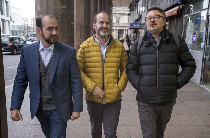 Fernando Amado, Julio Trochansky y Luis Mardones, luego de la reunión con Daniel Martínez.
 · Foto: Pablo Vignali