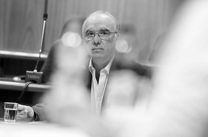 Richard Millán, gerente general de la Administración de los Servicios de Salud del Estado (ASSE), ayer, en la comisión investigadora de ASSE y de la estafa al Fondo Nacional de Salud. Foto: Pablo Vignali
