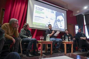 Aldo Marchesi, Natalia Uval, Gabriel Delacoste, Vania Markarian y Marcelo Casals. · Foto: Rodrigo Viera Amaral