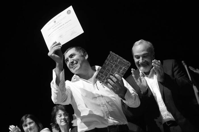Acto de entrega de diplomas en el Instituto Normal de Enseñanza Técnica (INET), el viernes, en el auditorio de Antel. · Foto: Nicolás Celaya