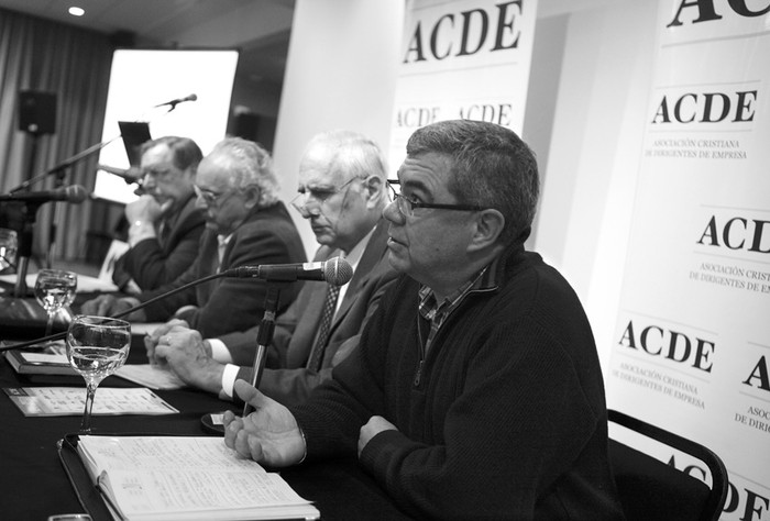 Intervención de Milton Castellano durante la mesa “Productividad, relaciones laborales y su impacto en la competitividad”, el martes.  · Foto: Pedro Rincón