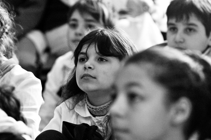 Alumnos de la escuela 163 de Montevideo, durante un taller de hip hop. Foto: Federico Gutiérrez (archivo, setiembre de 2017)