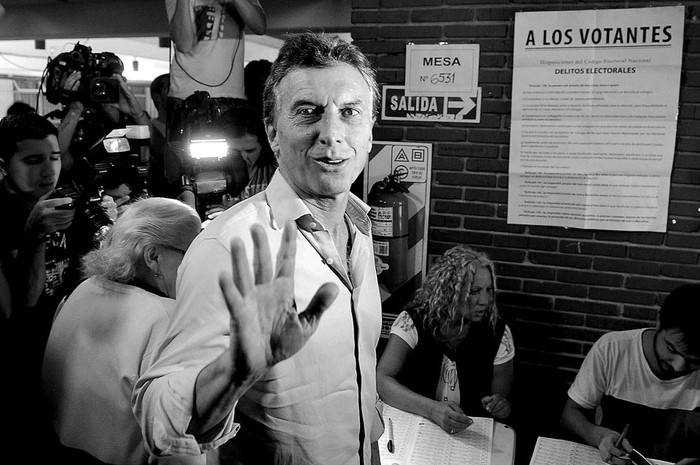 Mauricio Macri, alcalde de Buenos Aires, vota ayer en Buenos Aires. Foto: Julián Álvarez, Efe