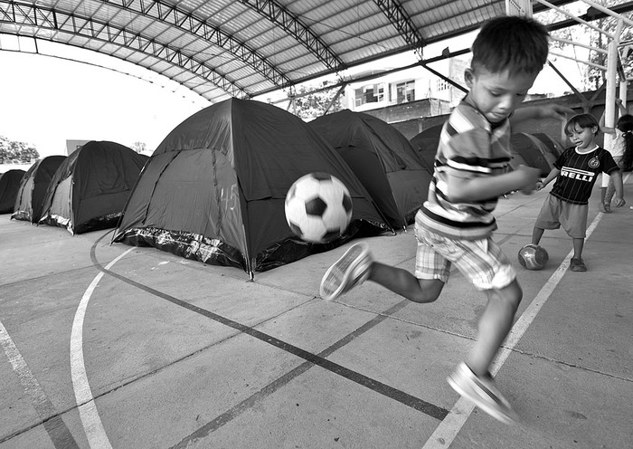 Campamento para los colombianos que fueron deportados por Venezuela, ayer, en Cúcuta, Colombia. • Foto: Luis Acosta, Afp