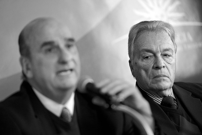 Jorge Forcella y Jorge Quian, ayer, en el Ministerio de Salud Pública. Foto: Santiago Mazzarovich