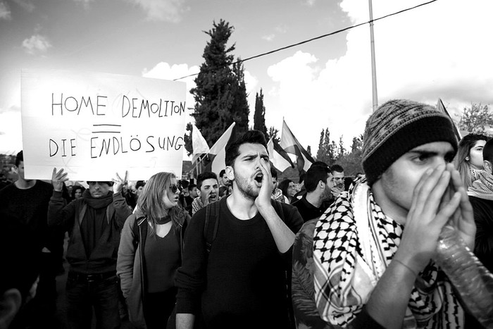 Manifestación de árabes israelíes contra la demolición de casas en barrios árabes por parte de las autoridades israelíes, el sábado, en la ciudad árabe israelí de Ar'ara. Foto: Ahmad Gharabli, AFP