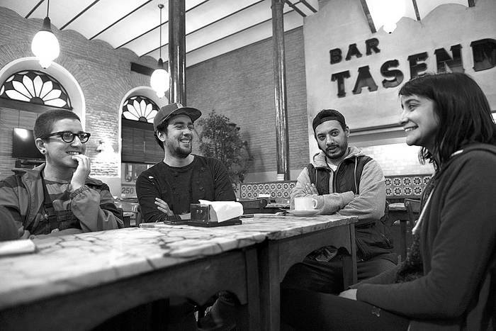 Micaela Palermo, Emiliano Bastita, Manuel Maldonado y Belén Farías, dibujantes de Colectivo Ilustre. Foto: Andrés Cuenca