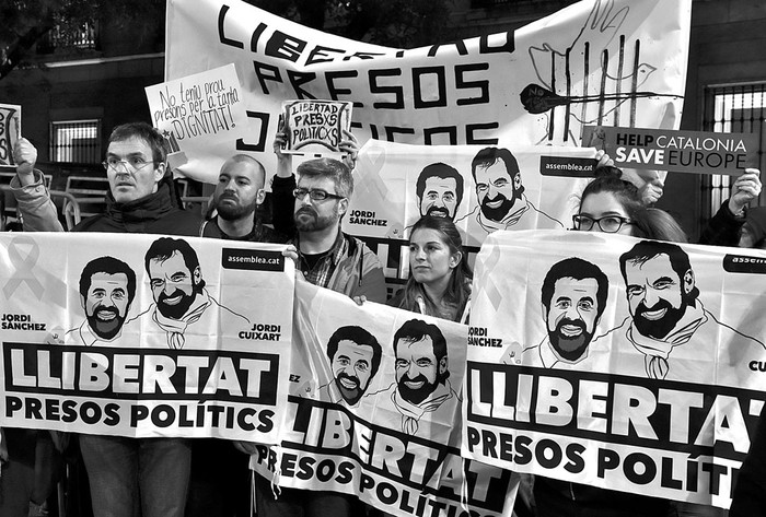 Manifestación en reclamo de la libertad para los presos políticos catalanes, ayer, en Madrid. Foto: Rafa Rivas, AFP