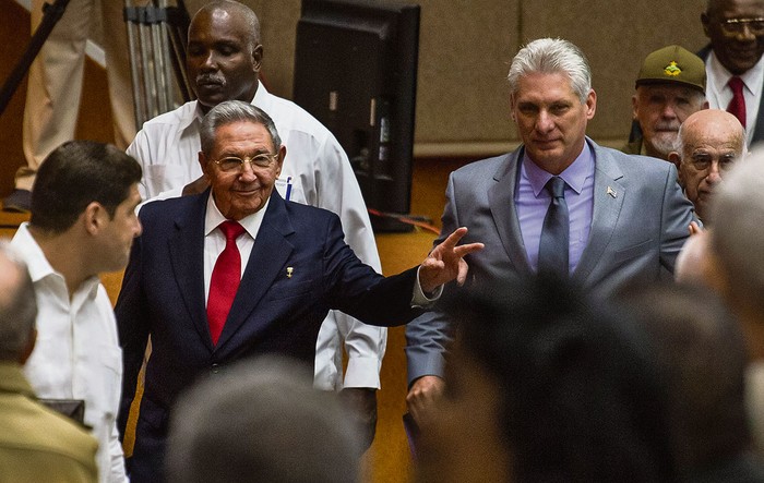 Raúl Castro y Miguel Díaz-Canel, ayer, en La Habana.
foto: afp, www.cubadebate.cu · Foto: www.cubadebate.cu