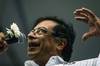El candidato presidencial colombiano Gustavo Petro durante un acto de campaña en Medellín, el 16 de mayo.
· Foto: Joaquín Sarmiento El candidato presidencial colombiano Gustavo Petro durante un acto de campaña en Medellín, el 16 de mayo.
· Foto: Joaquín Sarmiento