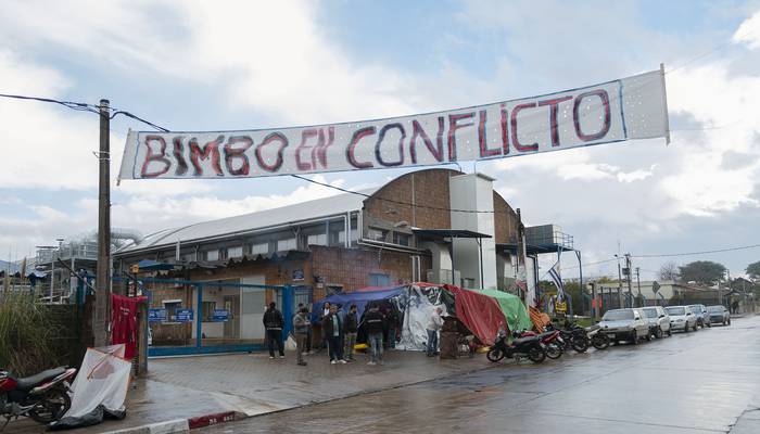 Trabajadores acampando en las puertas de la panificadora Bimbo. 
foto: pablo vignali (archivo, junio de 2018)
 · Foto: Pablo Vignali