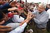 Manuel López Obrador, candidato presidencial de México, asiste a un acto de campaña en Los Reyes Acaquilpan, en el municipio de La Paz, México.
· Foto: Alfredo Estrella Manuel López Obrador, candidato presidencial de México, asiste a un acto de campaña en Los Reyes Acaquilpan, en el municipio de La Paz, México.
· Foto: Alfredo Estrella