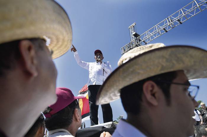 Manuel López Obrador (c), candidato presidencial de México, durante un acto de campaña en Acapulco, estado de Guerrero.
 · Foto: Alfredo Estrella