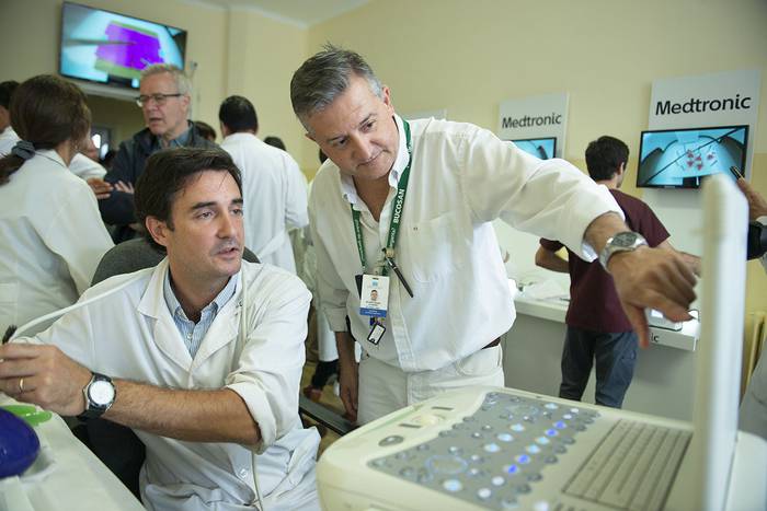 Inauguración del Laboratorio de Simulación de Cirugía General y Especialidades Quirúrgicas, ayer, en el Hospital de Clínicas.  · Foto: Santiago Mazzarovich