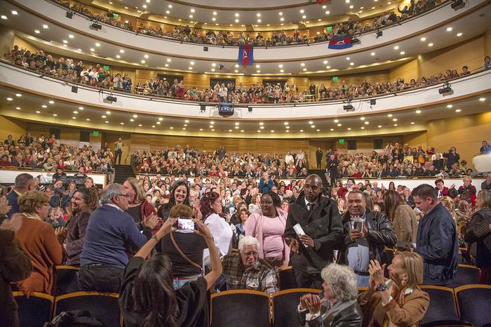 Celebración de las 90 mil operaciones de ojos Hospital José Martí de ASSE, ayer, en el Auditorio Adela Reta. · Foto: .