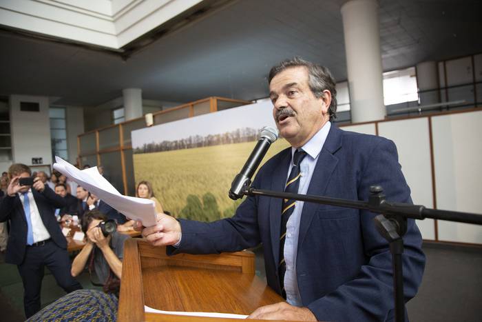 Carlos María Uriarte, este lunes, en el Ministerio de Ganadería Agricultura y Pesca. · Foto: .