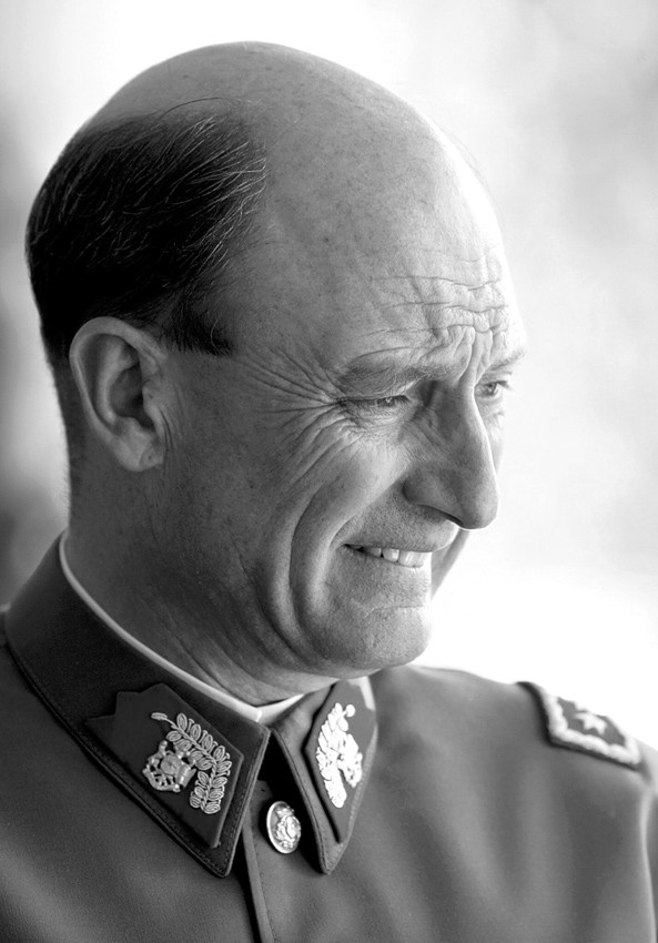 El ex jefe del Ejército chileno y ex presidente del Servicio Electoral Juan Emilio Cheyre. · Foto: Ian Salas, Efe