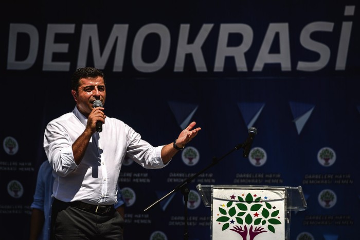 Selahattin Demirtas, líder de la agrupación pro kurda Partido Democrático de los Pueblos, el 23 de julio de 2016, en Estambul. Foto: Ozan Kose, AFP