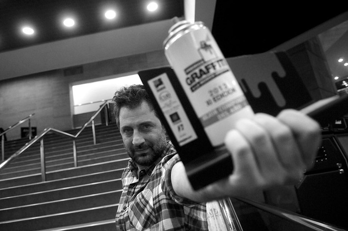 Garo Arakelian con el premio Graffiti a Mejor Compositor del año. · Foto: Nicolás Celaya Garo Arakelian con el premio Graffiti a Mejor Compositor del año. · Foto: Nicolás Celaya